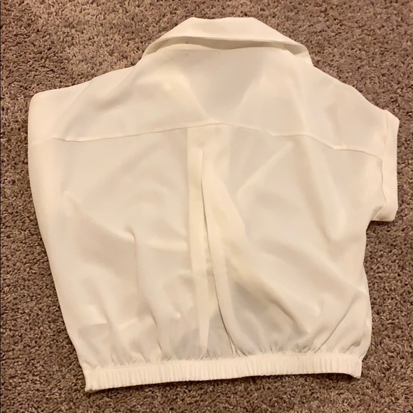 Front knot top! - Picture 3 of 3